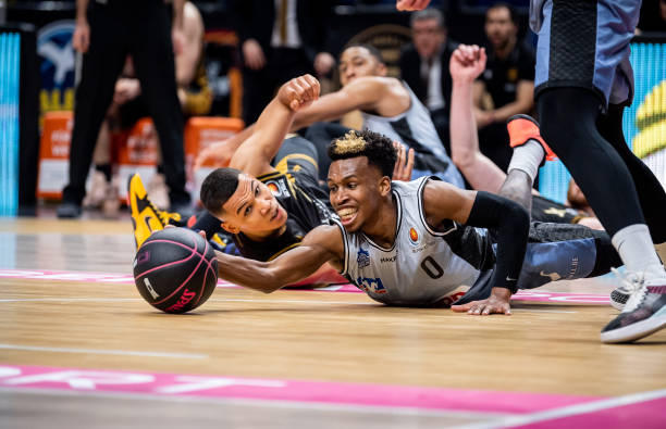 判不仅仅是 判不仅仅是