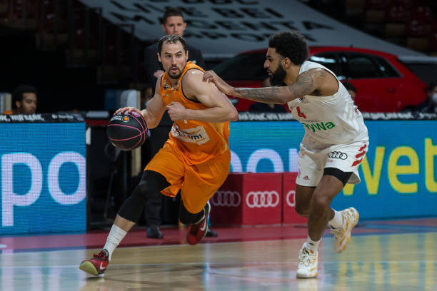 皇马门将库 皇马门将库