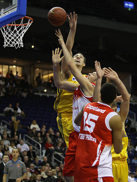 战术发起者 战术发起者